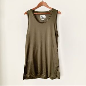 MARC JACOB | UNISEX FASHION MUSCLE TANK TOP ARMY GREEN SHEEN VACATION TANK